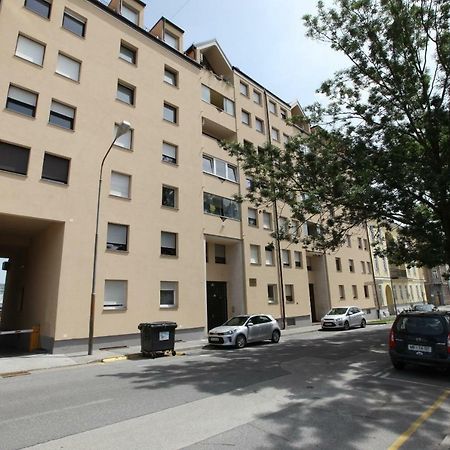 Elegant Central Apt Maribor W/Parking Exterior photo