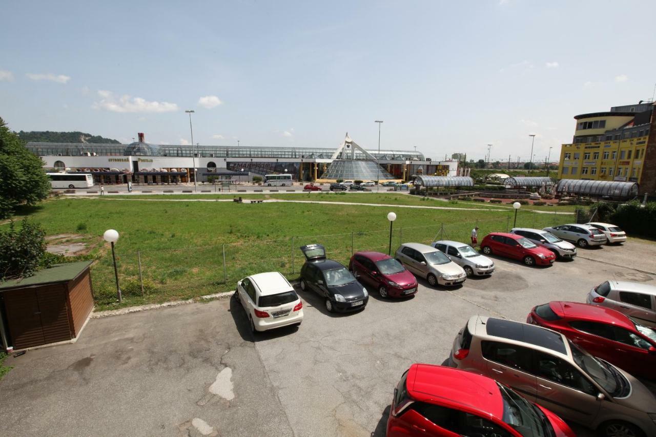 Elegant Central Apt Maribor W/Parking Exterior photo